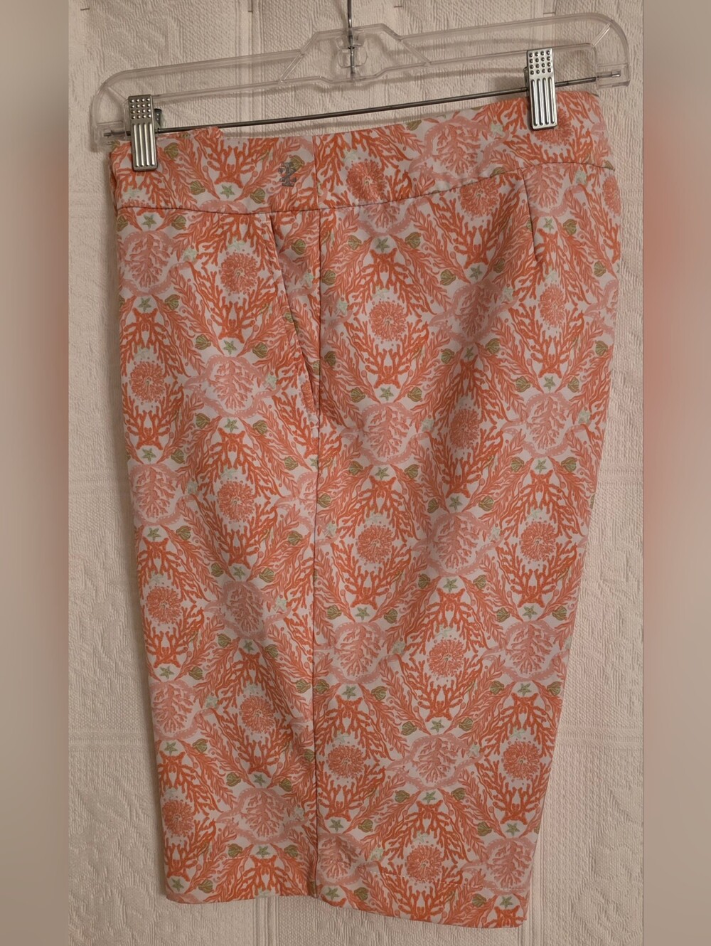 Izod Coral/Pink Golf Shorts Coastal Seashell Print